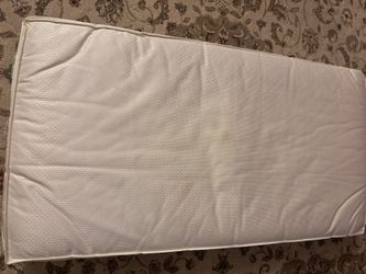 Infant/toddler Mattress .
