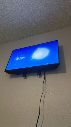32 inch tv with remote !