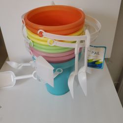 NEW Sand Pail With Shovels  (10 Of Them) 7 Inch