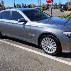 Beautiful WELL MAINTAINED 2012 BMW 750I V-8 Twin Turbo
