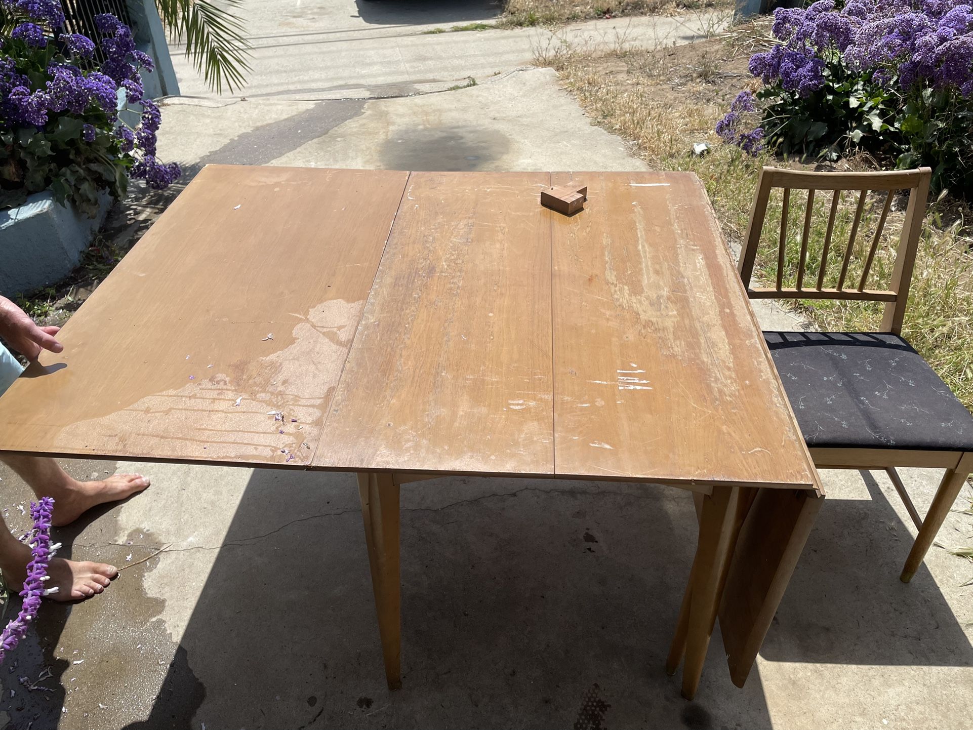 Vintage Table With 4 Chairs