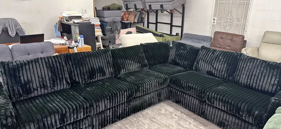 New Corduroy Sectional. Black. 119” X 62”. Free Delivery!