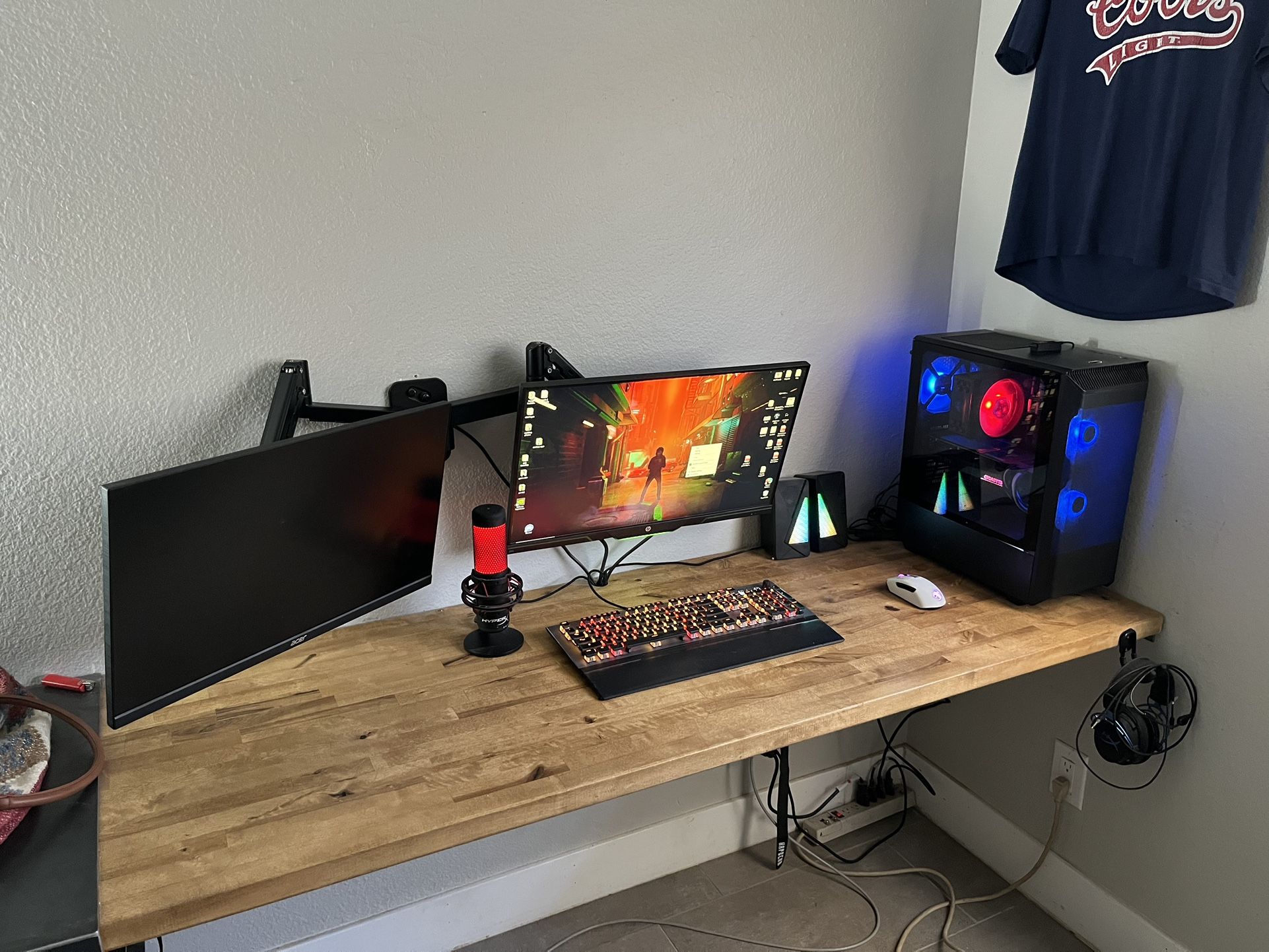 Gaming Pc With Dual Monitors