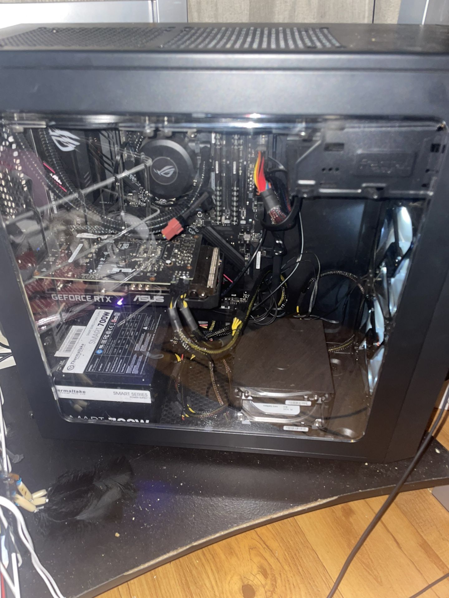 gaming pc with keyboard