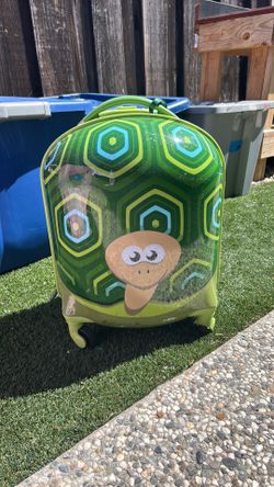 Green turtle kids suitcase