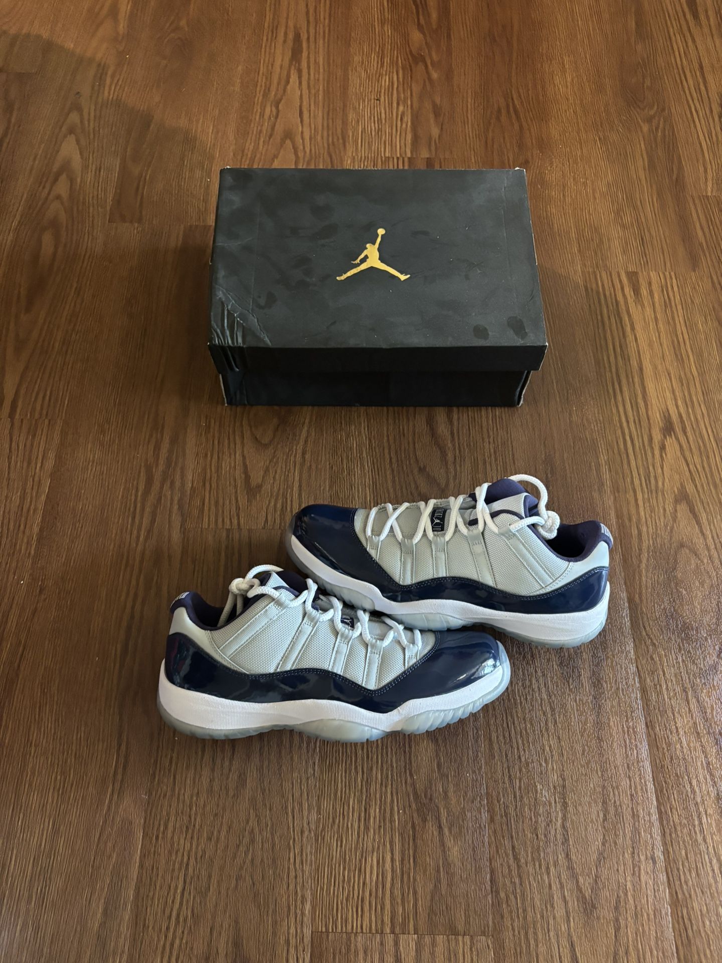 Jordan 11 Low Georgetown
