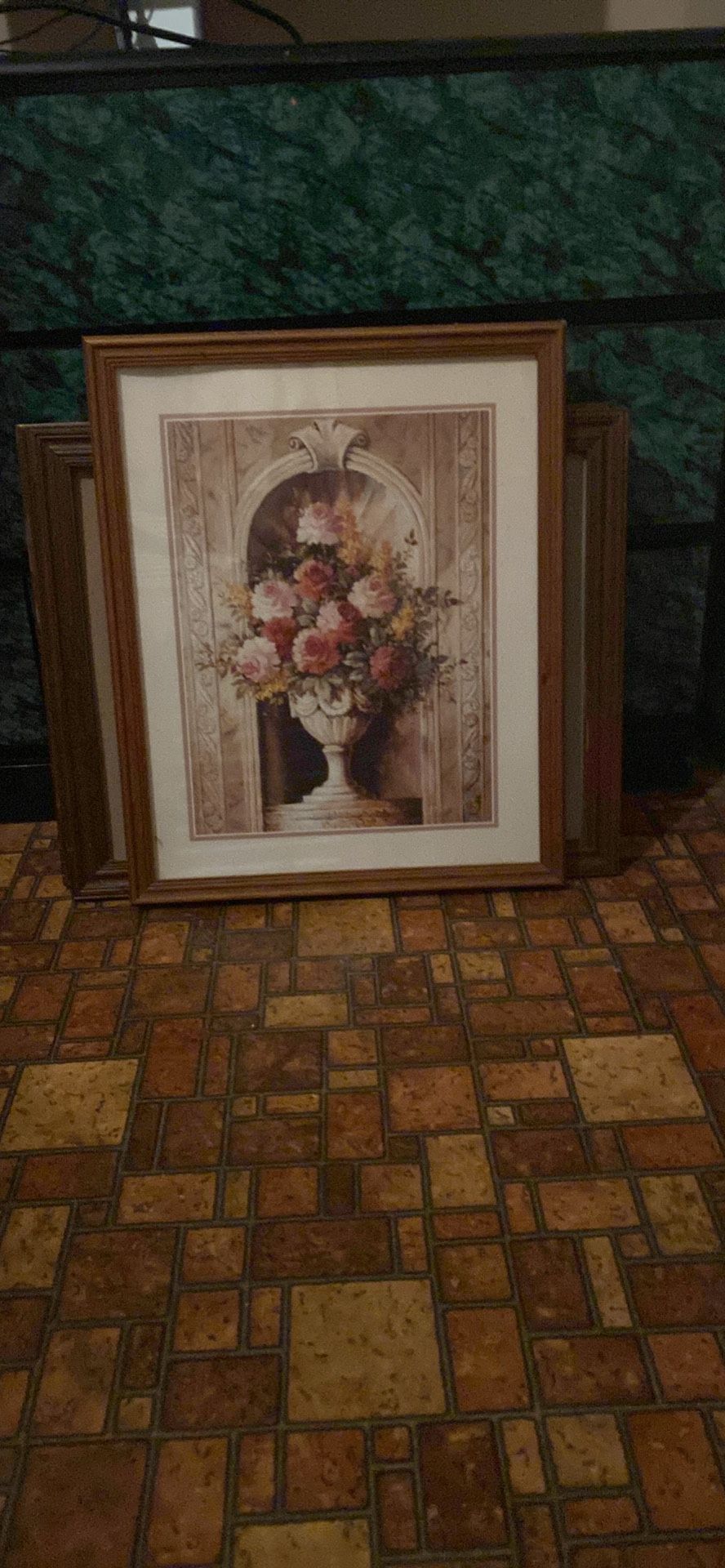 Pictures With Frames 
