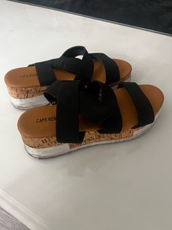 Shoes size 7.5