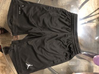 Boys Jordan shorts small 8/10