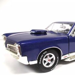 AMERICAN MUSCLE - XXX XANDER CAGE VIN DIESEL-67 PONTIAC GTO - 1/18