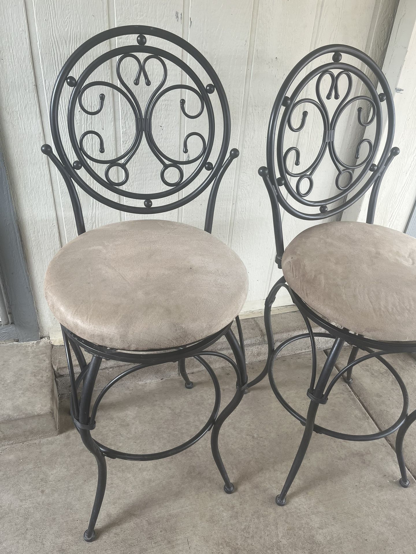 Swivel Metal Bar Stool 