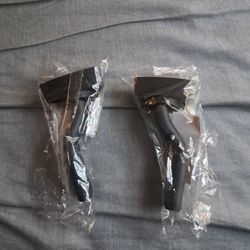 2 Guitar Hangers 