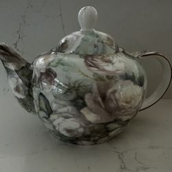 Maxwell & Williams Misty Rose Teapot