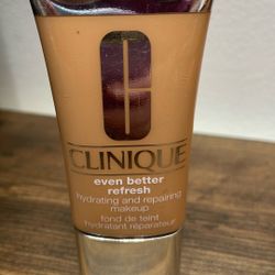 Clinique Tinted Hydrating Makeup
