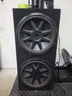 15" Kicker compVR red stitch subs
