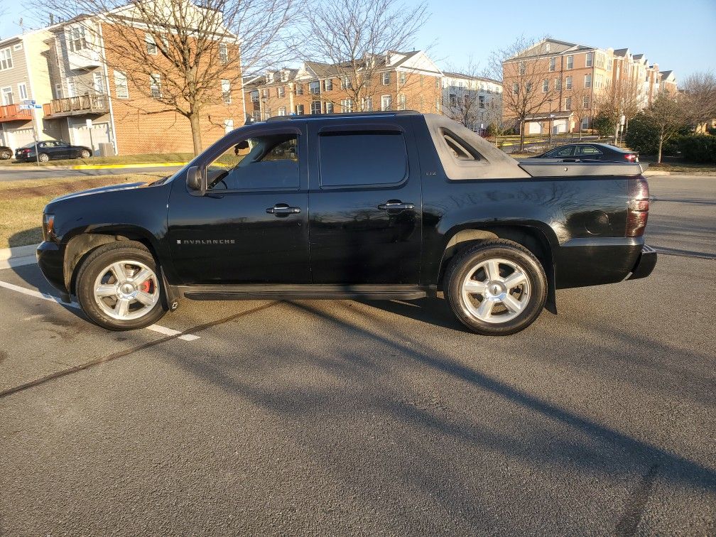 Chevy AVALANCHE TAHOE SUBURBAN PARTS