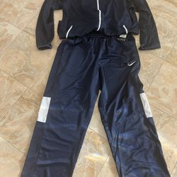 Nike UCONN Mens Active Wear