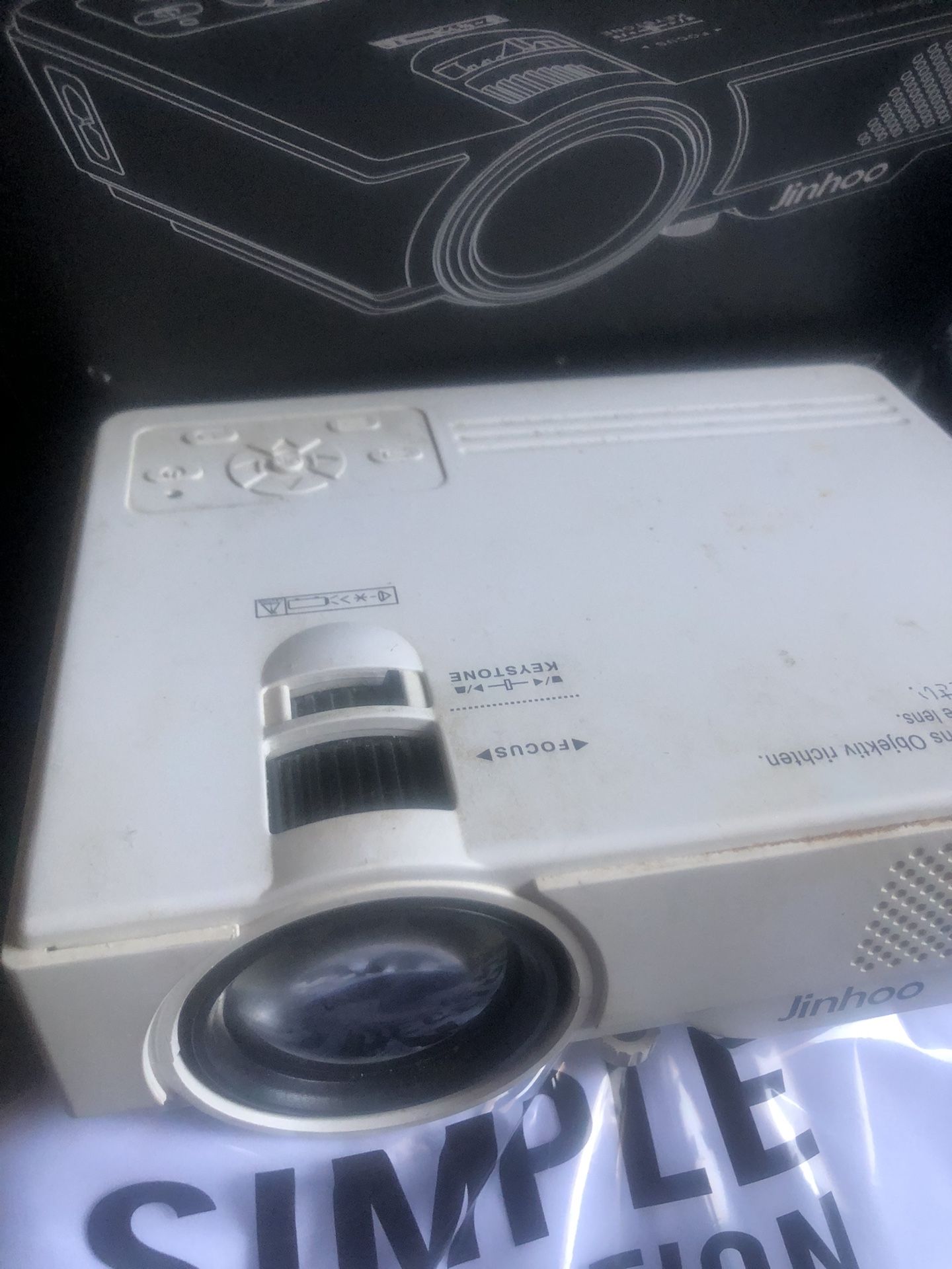 Jinhoo Projector With Screen