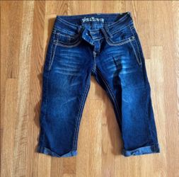Wallflower low rise denim capris size 7