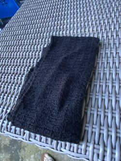 Free Black Knit Scarf