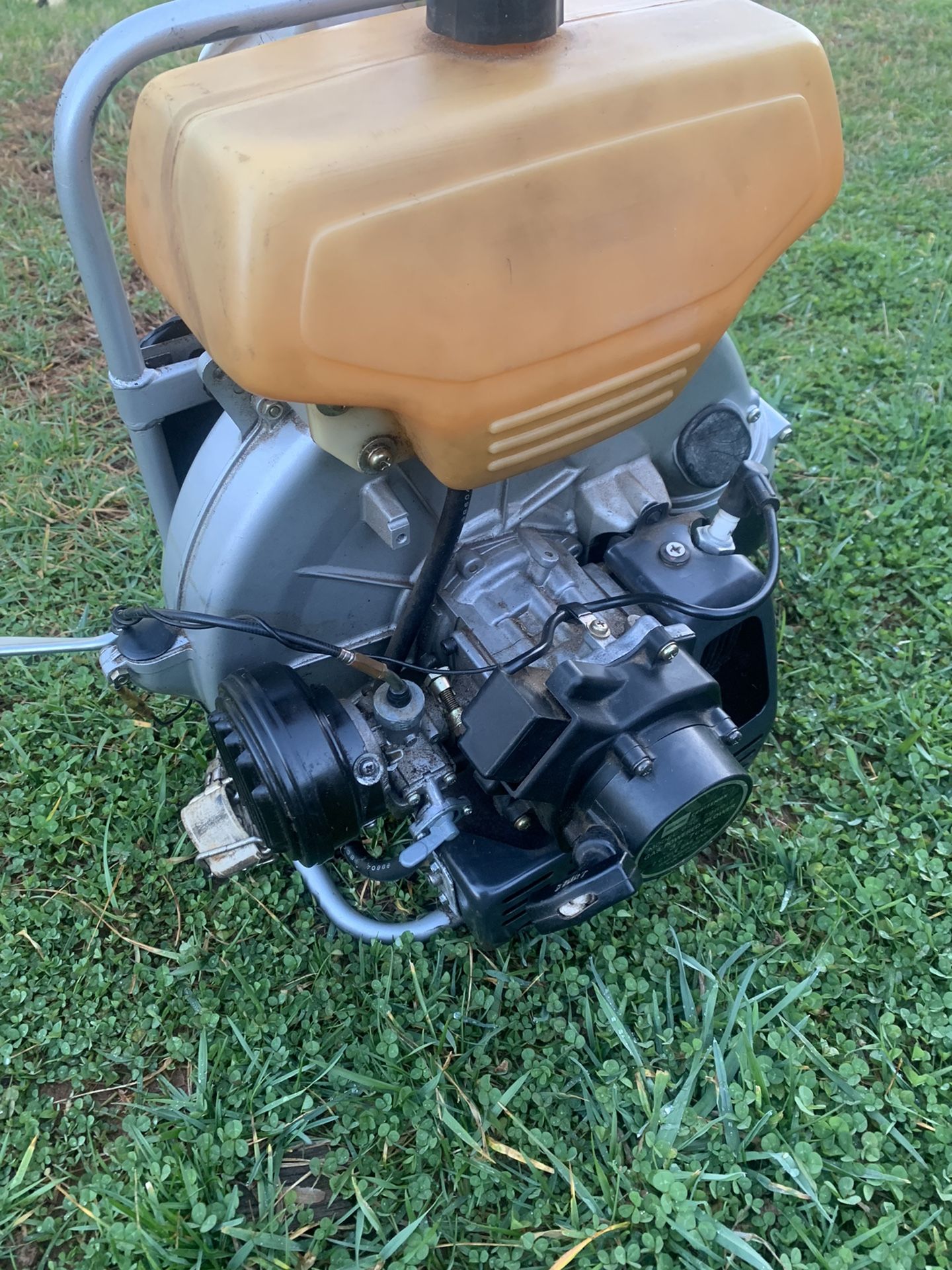 Sears Craftsman 37.7 cc (1980s) Old school backpack leaf blower blower, 2-cycle gas engine,made in Japan, 