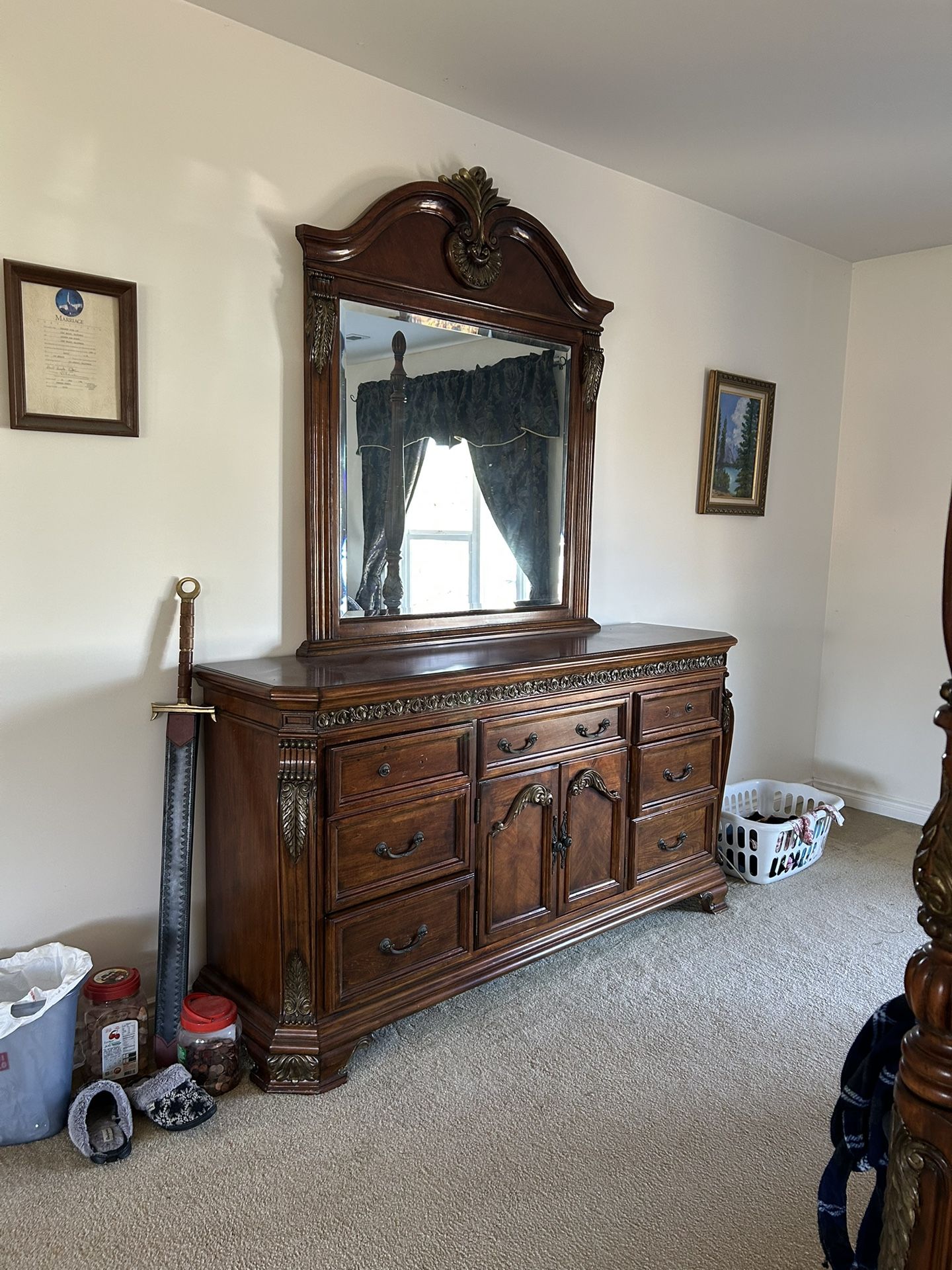 Dresser With Mirror