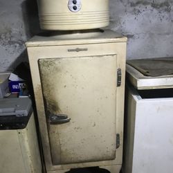 Antique GE Refrigerator I