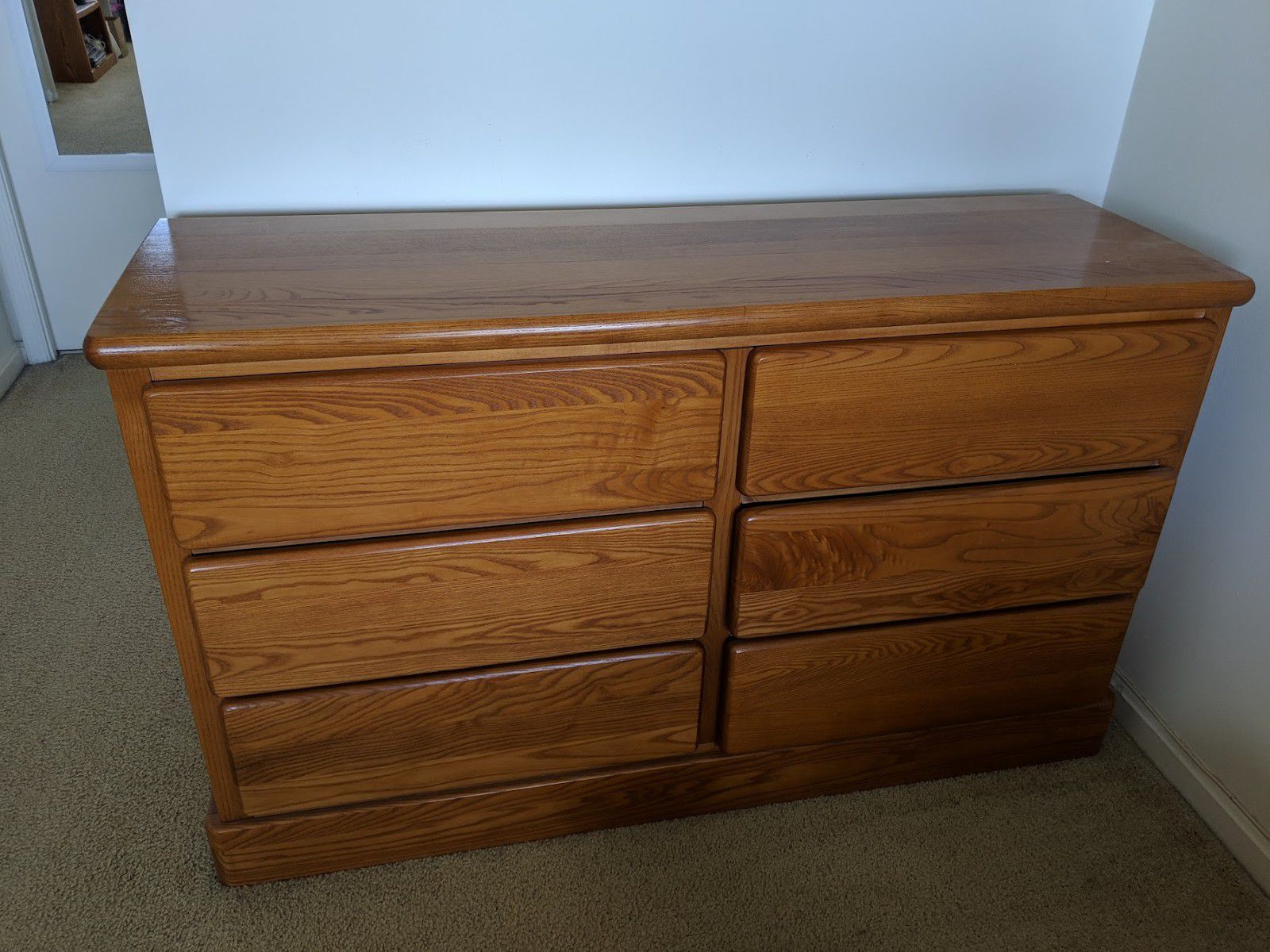 Wood 6-drawer dresser
