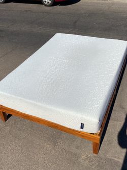 FREE DELIVERY: Serta Full Size Memory Foam Bed