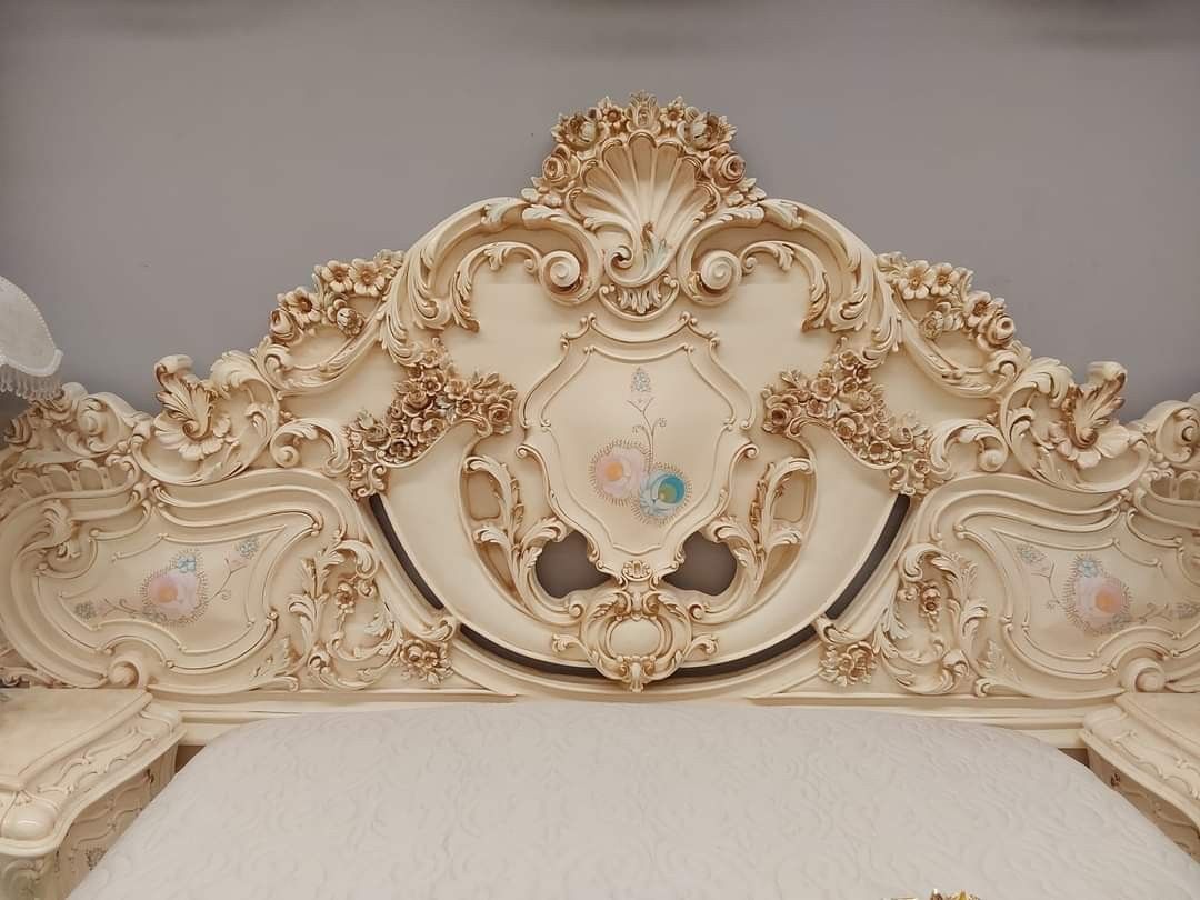 Rare 18th Century Ornate Cellini Rococo Baroque Cream Bedroom Set