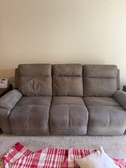 Recliner couch an love seat