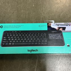NEW Logitech K400 Wireless Keyboard Built-In Multi-Touch Touchpad 