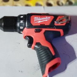 Milwaukee M12 drill 3/8 inch drill 