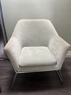 Contemporary Lounge Chair