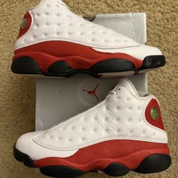 Size 10.5 (Pre owned with box) - Air jordan 13 retro Chicago 