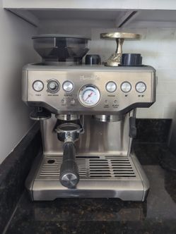 Breville - the Barista Express Espresso Machine with 15 bars of pressure, Milk Frother and integrated grinder - Stainless Steel