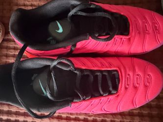 Men’s size 8 Nike