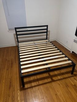Full Size Metal Platform Bed Frame with Wooden Slats | Great Condition