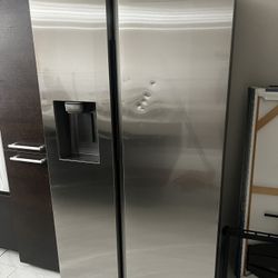 New (3 Day Old) Samsung Fridge 