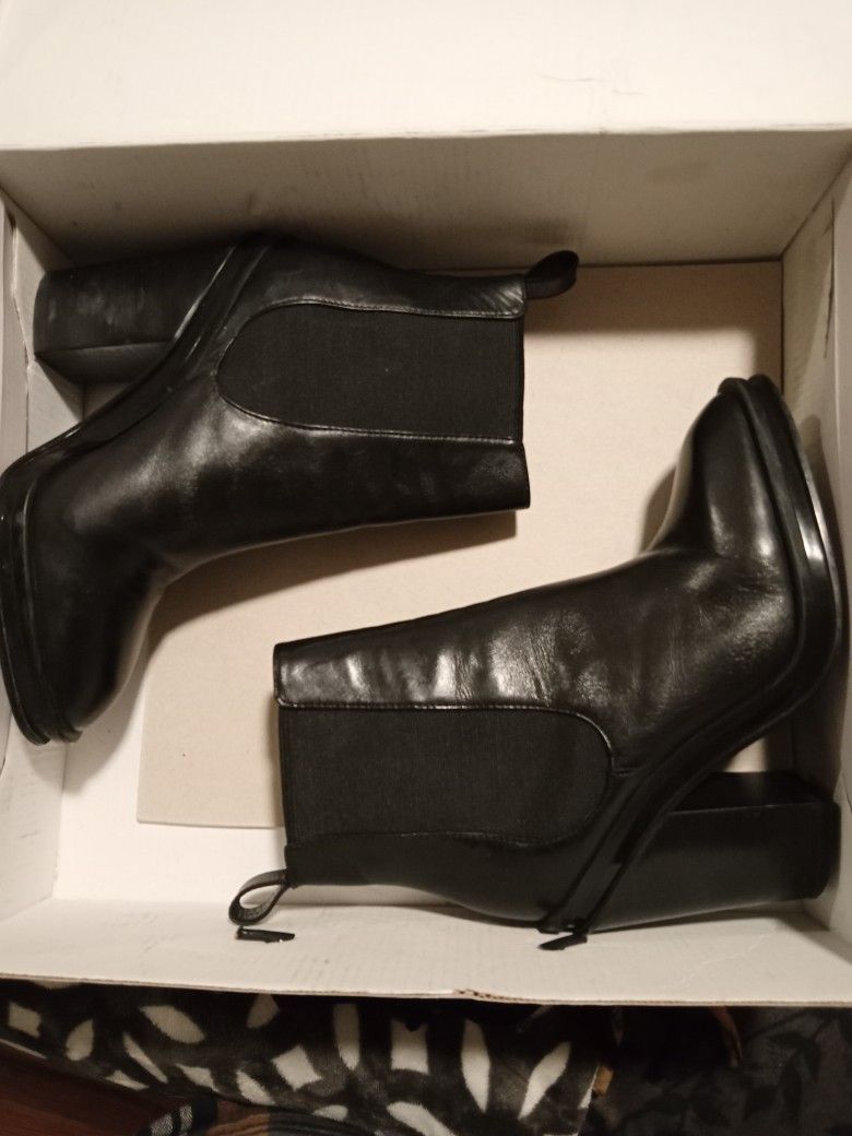 ALDO Black Ankle Bootie-Desarea Wmns 6½