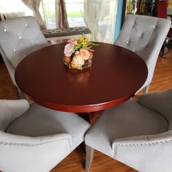 Dinning Table With 4 Chairs 