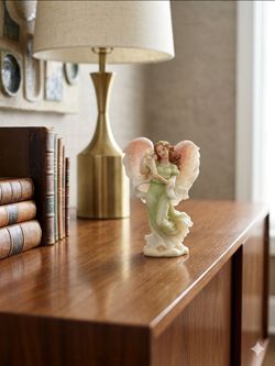 Seraphim Classics "Heaven on Earth" figurine Roman Inc. March Angel of the Month