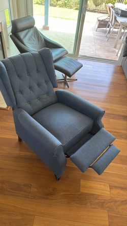 Recliner small few months old no spots or stains