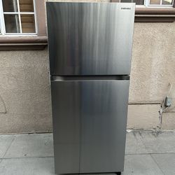 3 MONTHS WARRANTY 28x29x67 SAMSUNG REFRIGERATOR SILVER 18cuft 