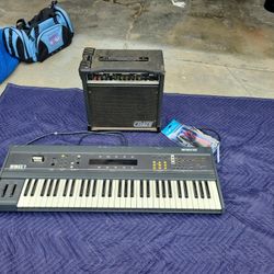 Nice Keyboard  With  Amp Combo   