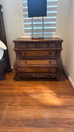 Bedroom furniture; 2 night stands, Vanity; glass chest.