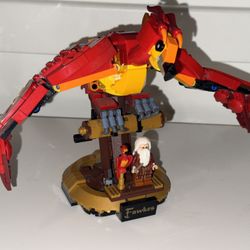LEGO Retired Harry Potter Fawkes, Dumbeldore’s Phoenix Set