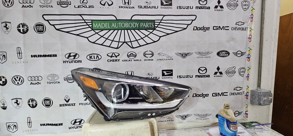 2017-2018 HYUNDAI SANTA FE HALOGEN HEADLIGHT OEM- RIGHT PASSENGER SIDE