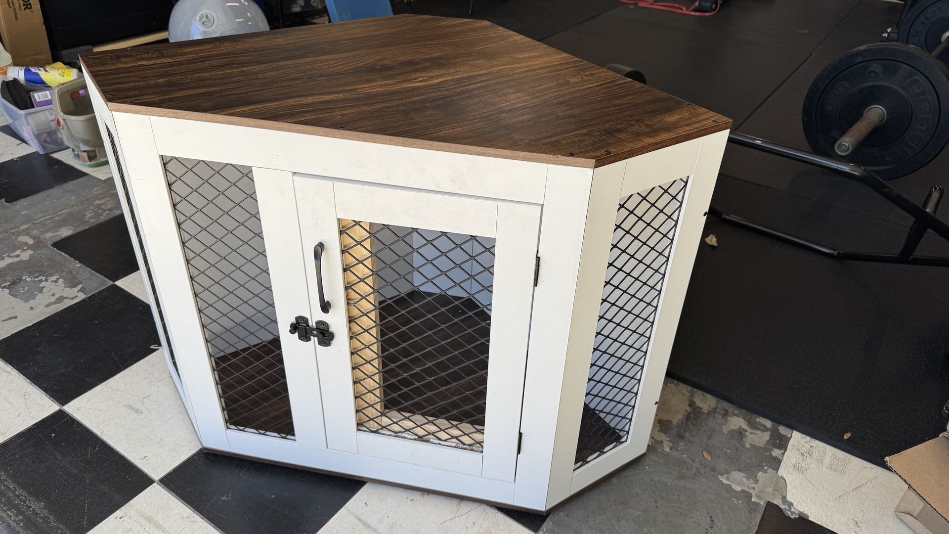 Corner Dog Crate