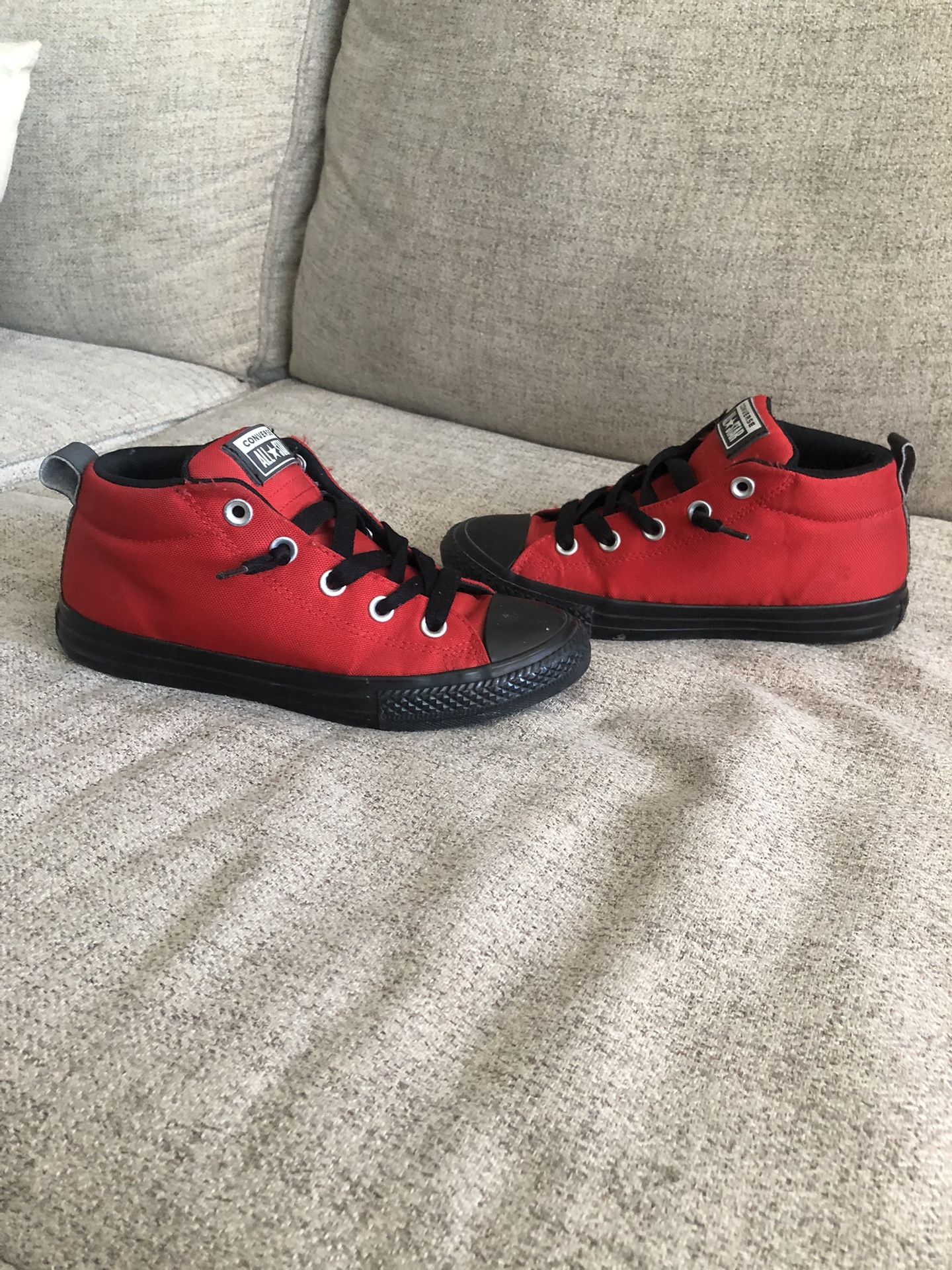 Red Low Top Converse Size 3